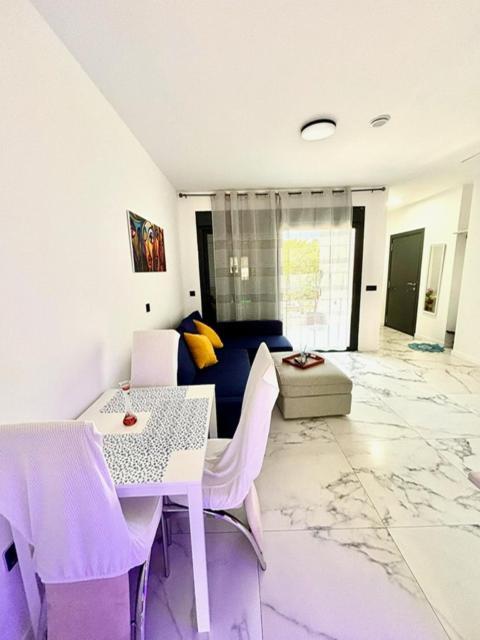 Vila Lova- Luxury Apartments Roquetas de Mar Ngoại thất bức ảnh